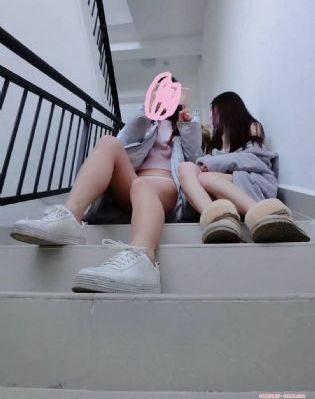 扒开腿挺进湿润的花苞视频_BD国语在线播放观看